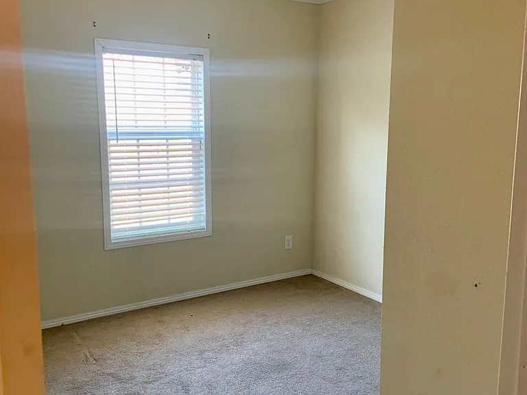 1623 Clifford Meeks Rd — Photo 9
