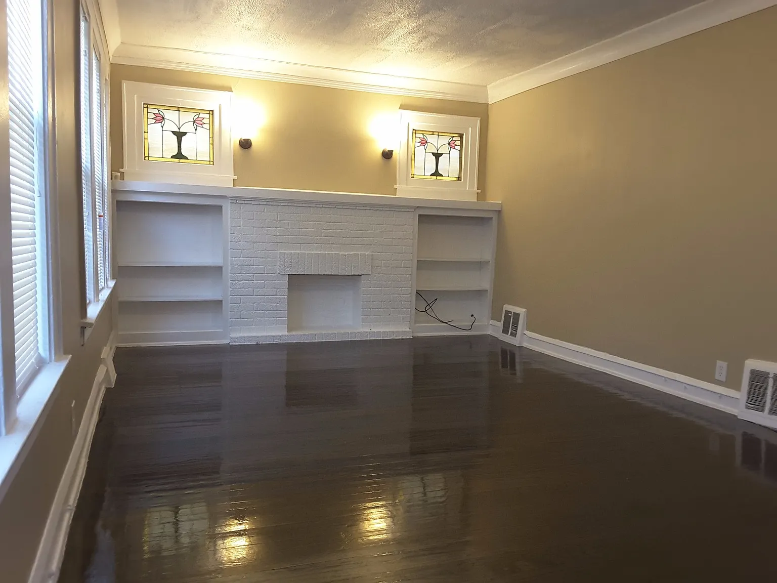 8051 S Kimbark Ave #House photo 1