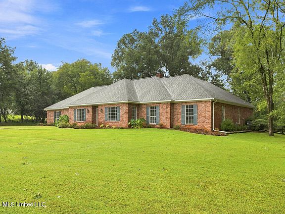 3rd image of 109 Ingleside Rd