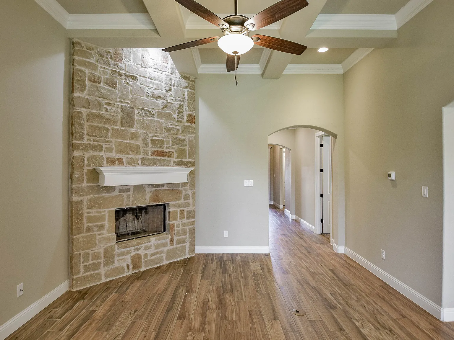 4 bed, 2573 sqft, $2,800 — Photo 3
