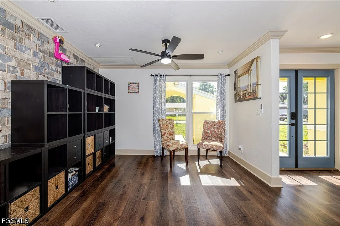 3 bed, 2.0 bath, 2095 sqft, $2,700 — Photo 4
