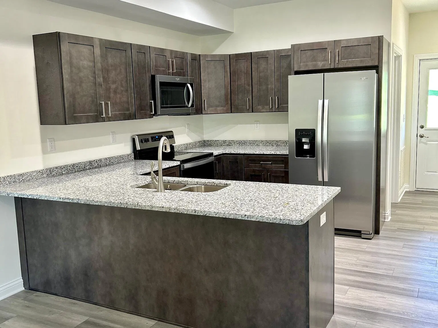 2 bed, 1.5 bath, 1100 sqft, $1,200 — Photo 4