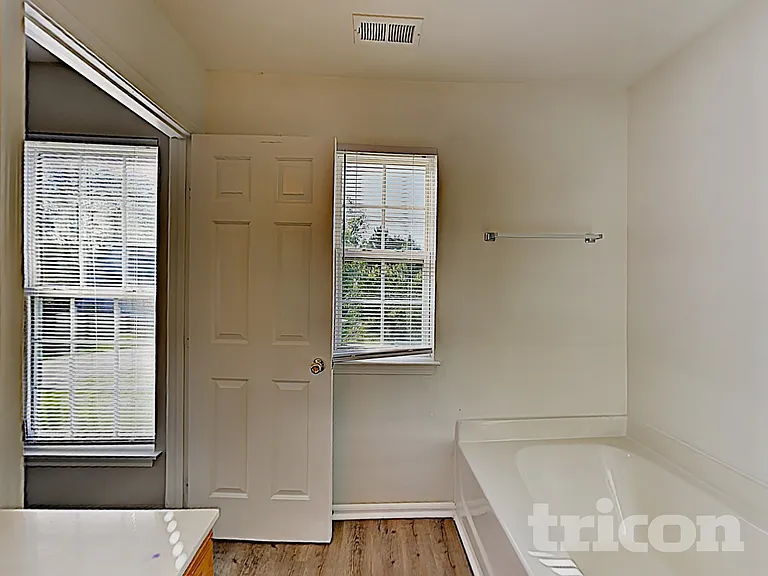 1221 Brook Farm Ln — Photo 10