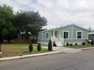 32 Nuclear Ln, Richland, WA 99354
