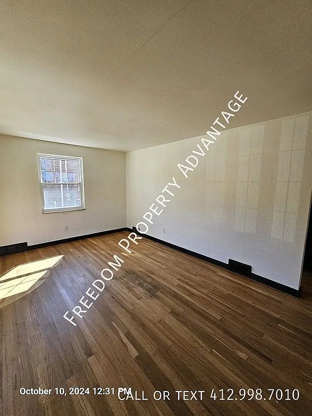 3 bed, 1200 sqft, $1,800 — Photo 3