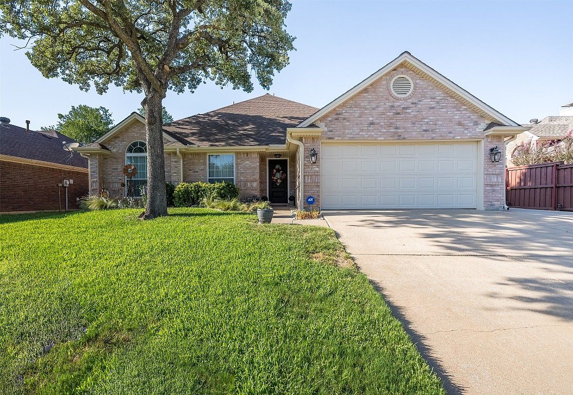 2514 Meadowview Dr, Corinth, TX 76210 MLS 20386585 Zillow