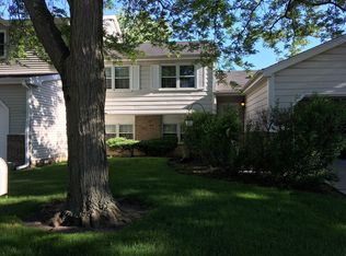 624 Dunsten Cir, Northbrook, IL 60062