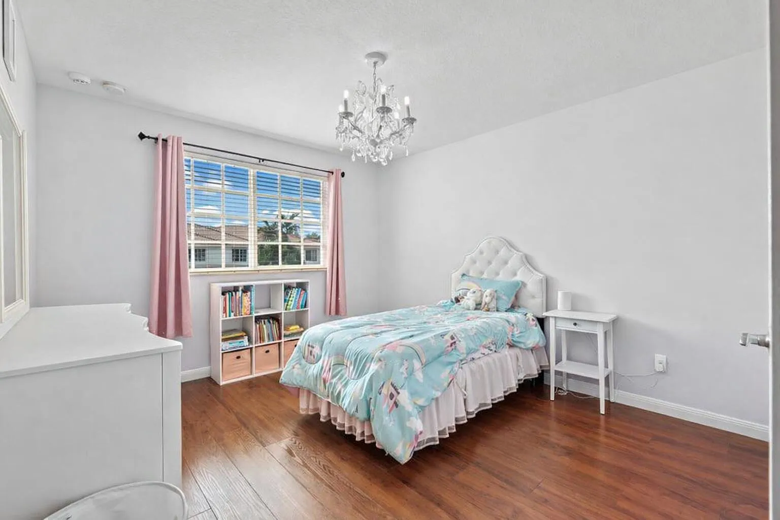 3 bed, 1564 sqft, $3,100 — Photo 1