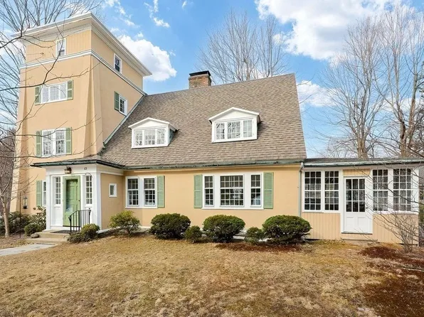 65 Gates St, Framingham, MA 01702