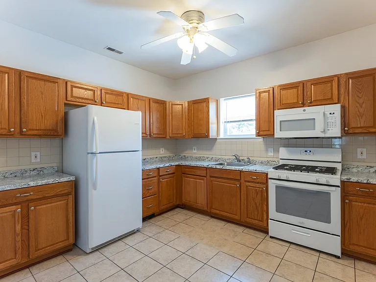 1706 Harman Ave — Photo 22