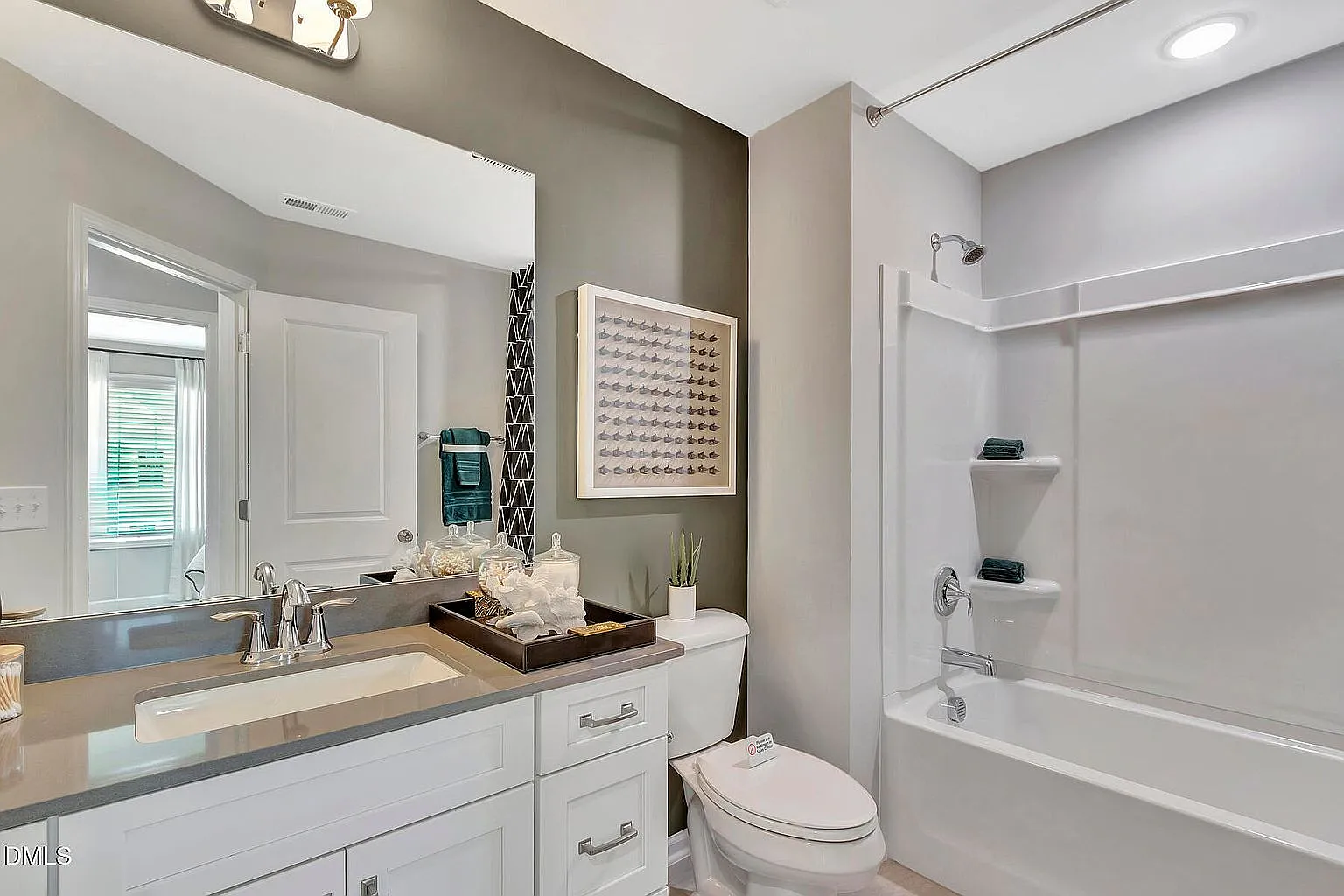 3 bed, 2.5 bath, 1750 sqft, $2,800 — Photo 1