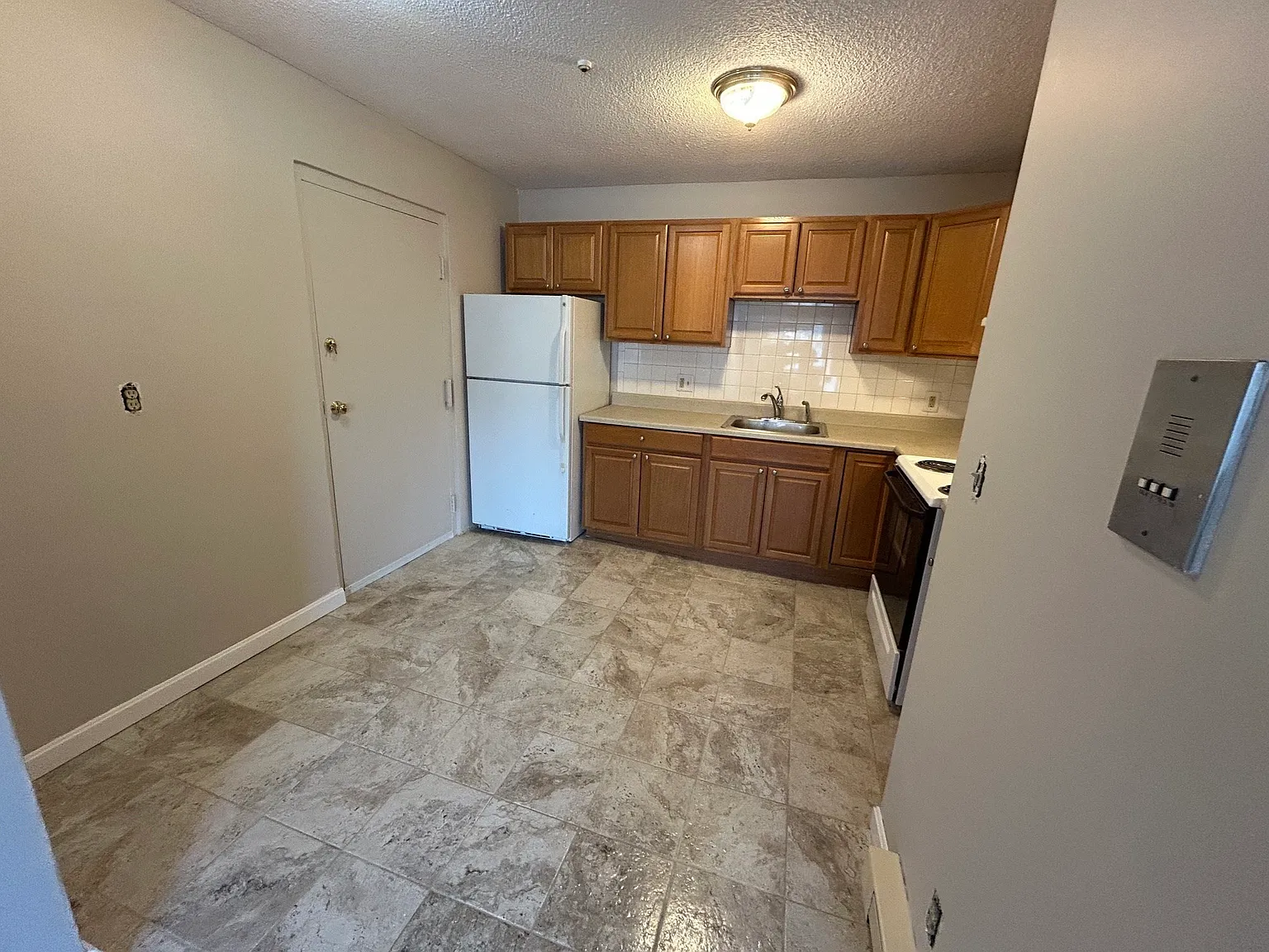 2 bed, 1.0 bath, 850 sqft, $2,100 — Photo 4