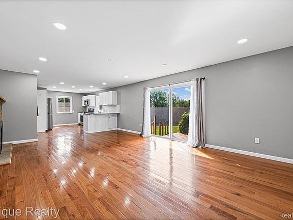 5th image of 5155 Gratiot Ave