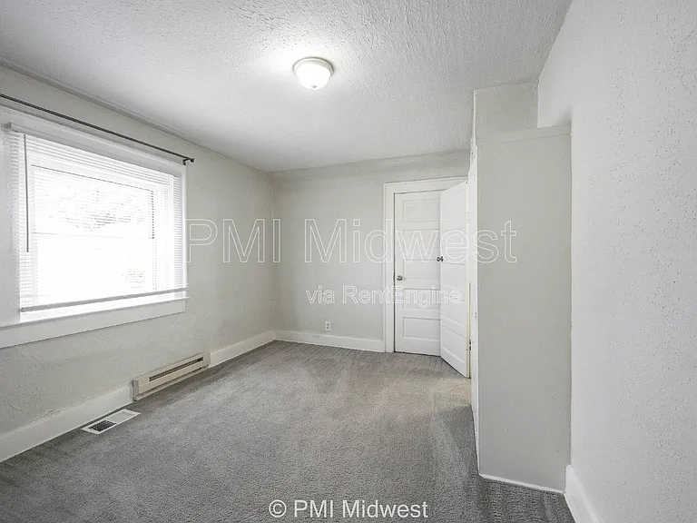 944 E Minnesota St — Photo 22