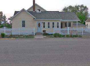 201 1st St NE, Rugby, ND 58368
