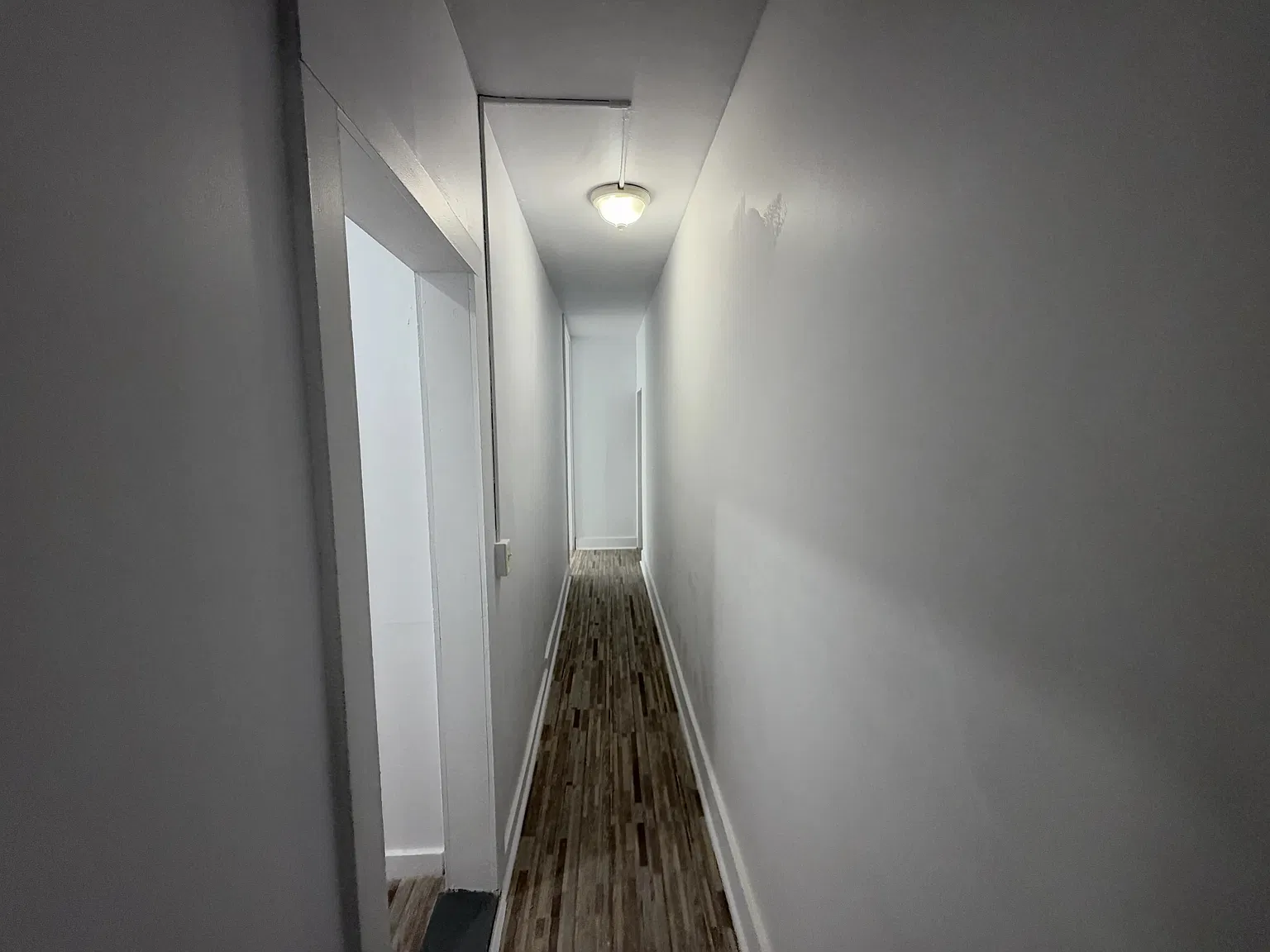 14 Lester Street - 1R — Photo 2