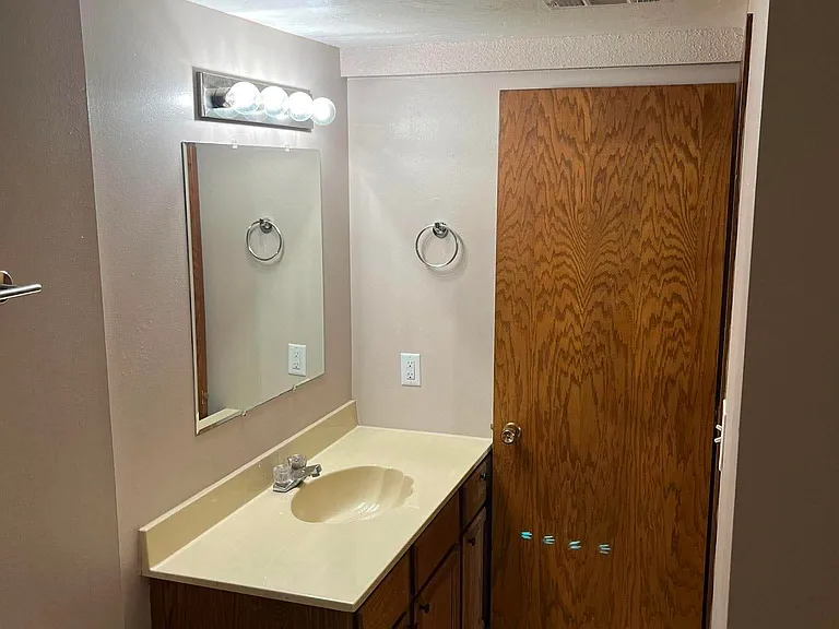 2612 S Melanie Ln — Photo 5