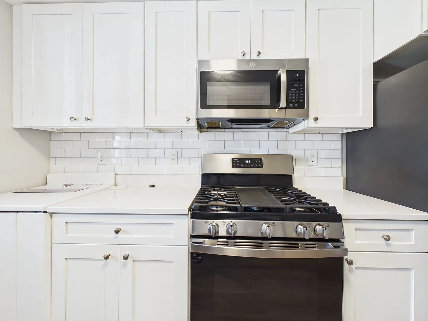 2 bed, 1.0 bath, 830 sqft, $1,799 — Photo 1