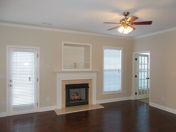 2nd image of 105 Middleton Pl