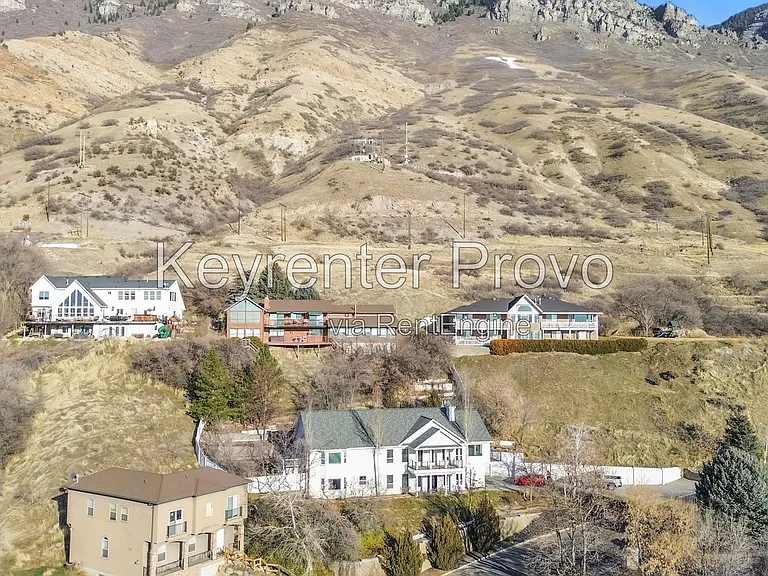 1559 Oak Cliff Dr — Photo 3