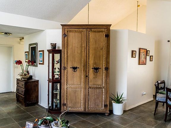 3rd image of 252 Satinwood Cir