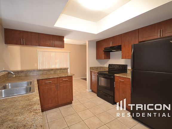4th image of 1001 Pleasant Pine Ct