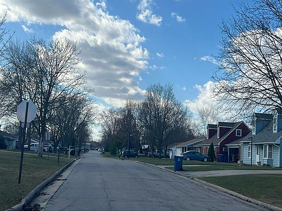 4th image of 1745 Colonial Ln