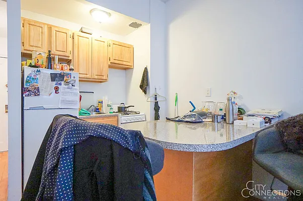 Rented by City Connections Realty | media 8