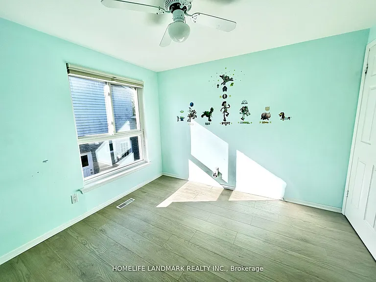 18 Summerfeldt Cres — Photo 12