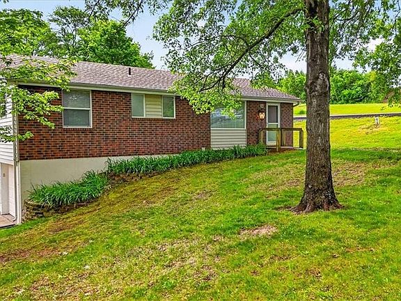 4th image of 34 Misty Springs Cir