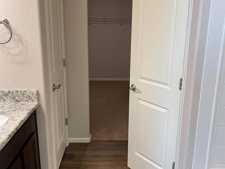 Main bedroom bathroom
