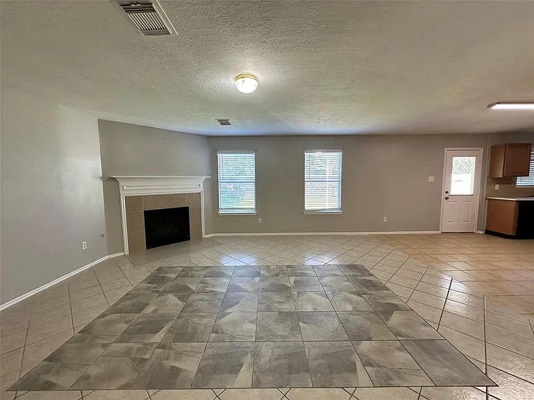 1126 Desert Willow Ln — Photo 5