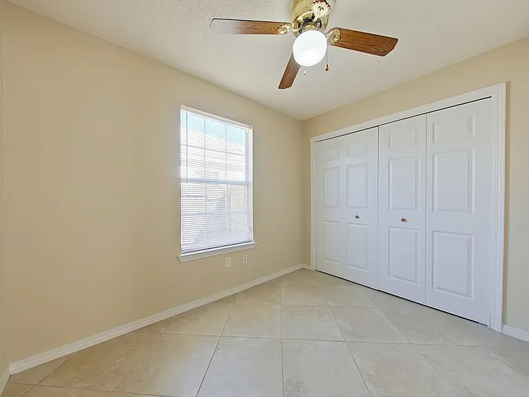 914 Christen Ct — Photo 12