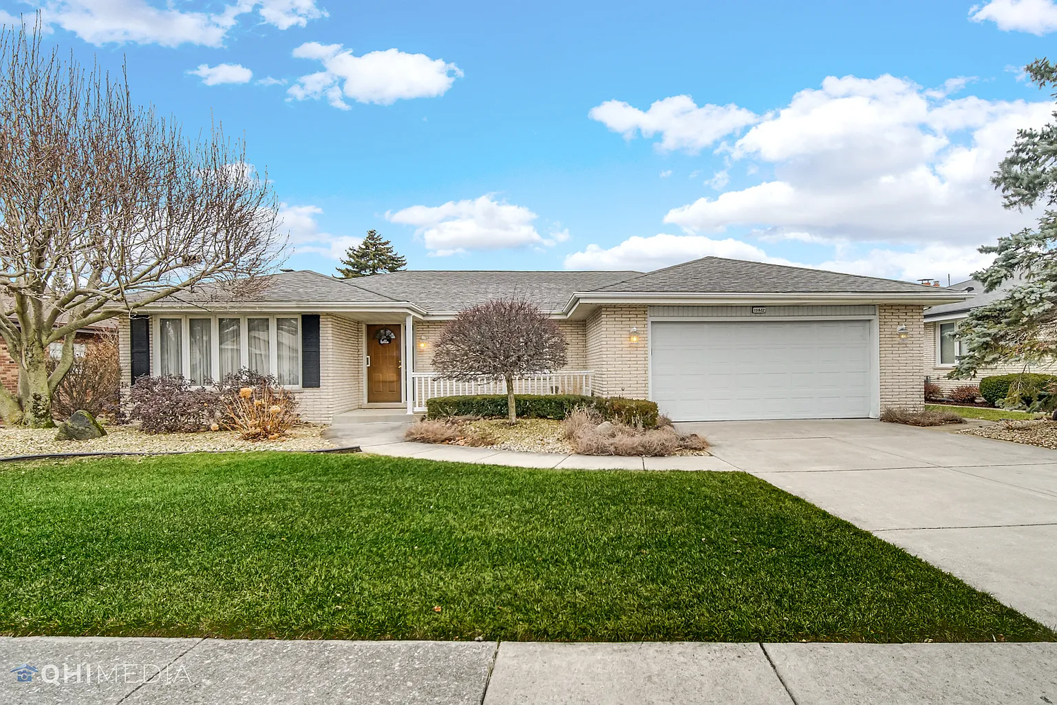 15622 Larkspur Ln photo 1