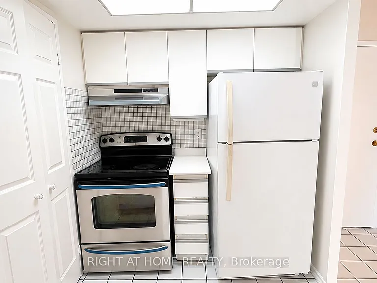 265 Enfield Pl #511 — Photo 3