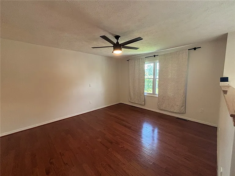 8 Virginia Rd — Photo 3