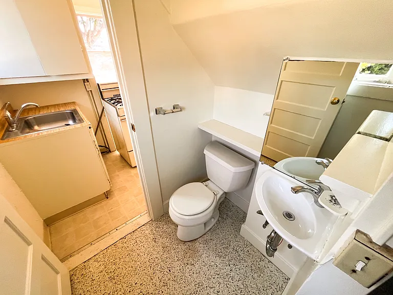 1220 Donnelly Ave #1 — Photo 14