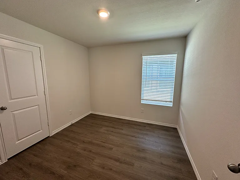 1121 Southfield Dr — Photo 9