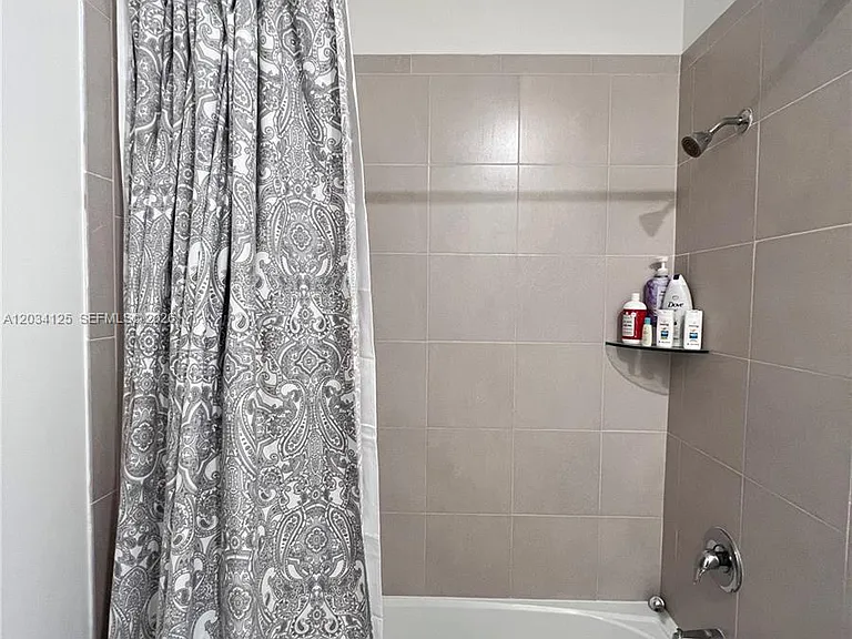 20610 NE 5th Pl #6104 — Photo 33