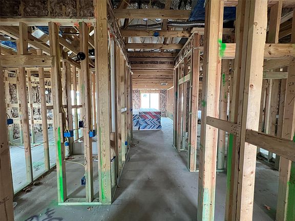 3rd image of 224 Gus Loop