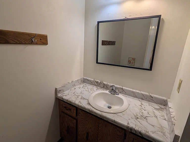 2817 Sussex Ln — Photo 3