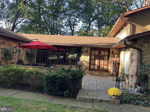 2nd image of 3725 Oakland Rd