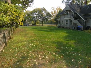 24 Richards St, Geneva, IL 60134