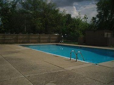 2nd image of 1600 Juniper Dr #225