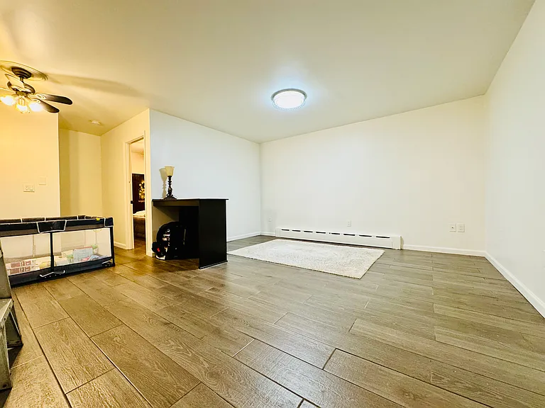 21-21 38th St #1 — Photo 8