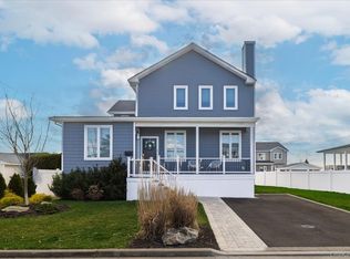 2441 Archer Street, Seaford, NY