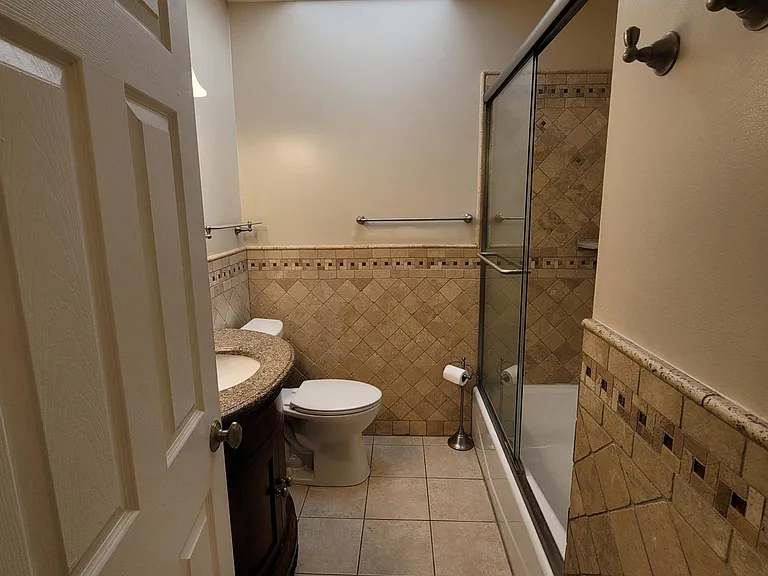6503 White Oak Ave — Photo 24