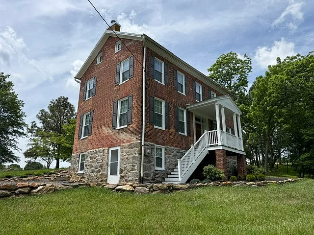 1361 Old Manchester Rd — Photo 75