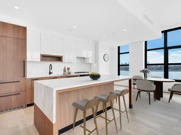 29 Huron Street image 5 of 31