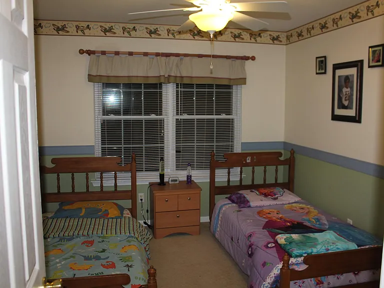 52 Maureen Way — Photo 9